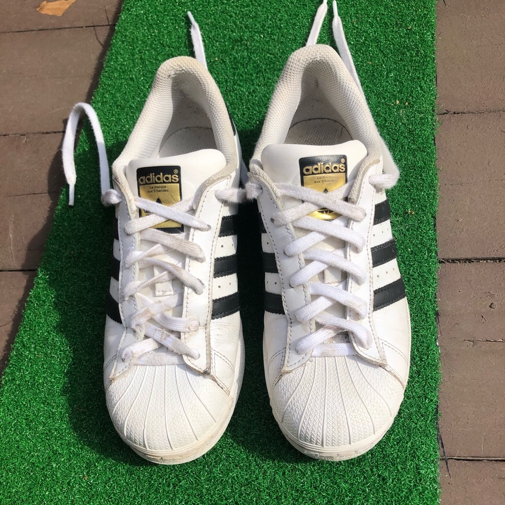 Adidas superstars